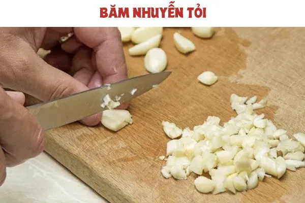 Cách làm cơm chiên tỏi nóng hổi cho ngày bận rộn