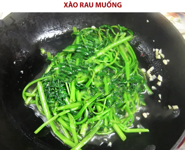 Cách làm rau muống xào tỏi xanh mướt, không thâm đen