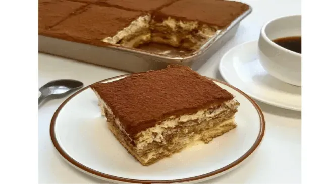 Làm bánh Tiramisu truyền thống mềm mịn không sử dụng lò nướng